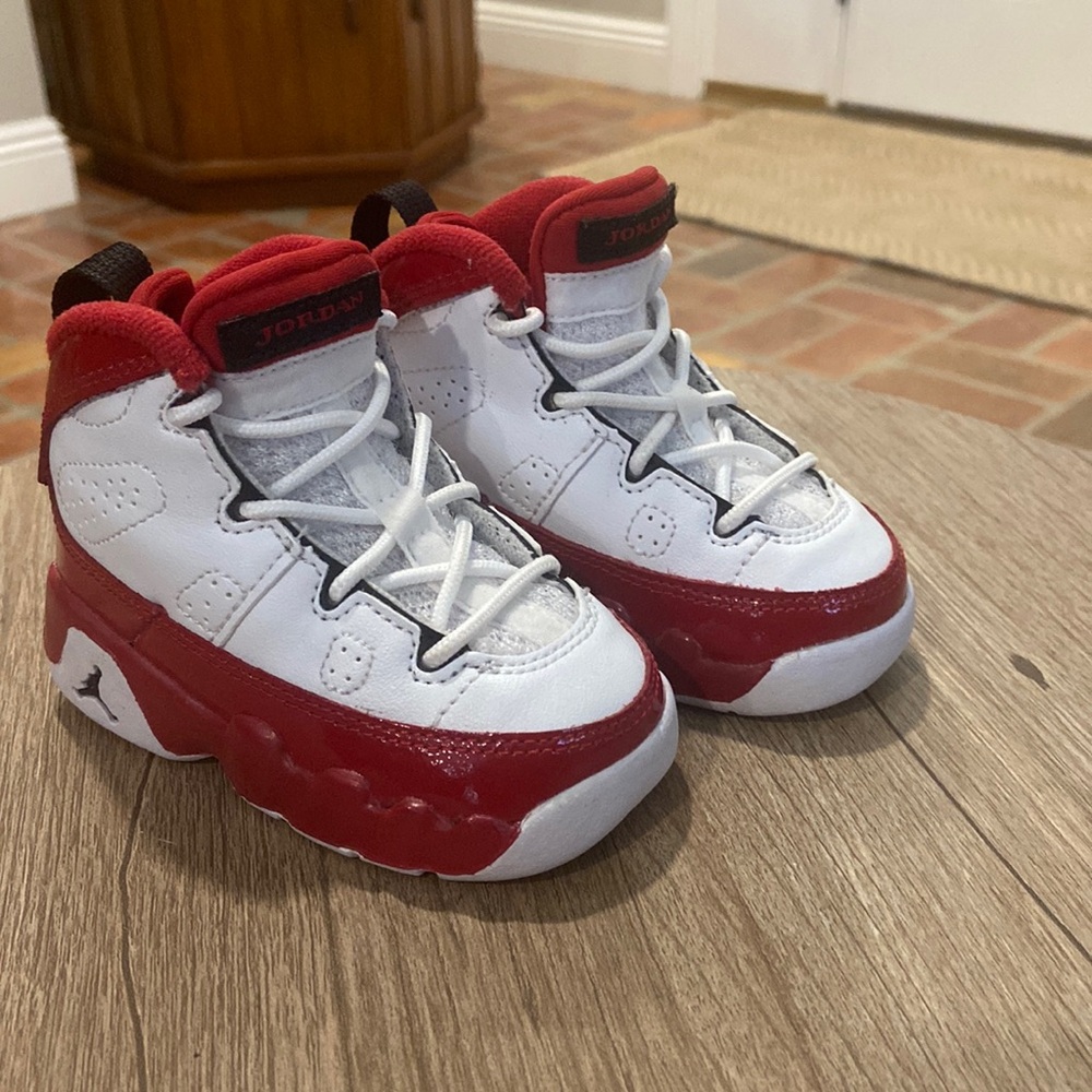 Jordan 9 Retro white gym red Toddler sneakers